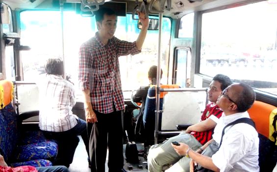 Jokowi akan Pasangi CCTV di Halte TransJakarta
